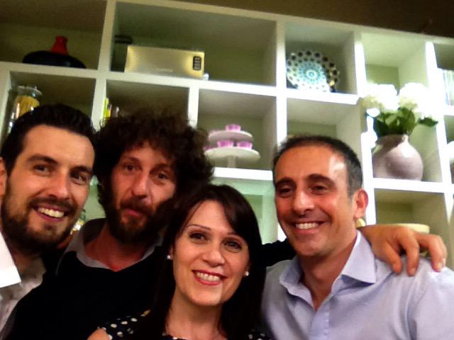 soniaperonaci's tweet photo. Selfie spaziale con @stefano_polato @gnammo e David Avino! @it_readytolunch #CibiSpaziali http://t.co/rXiYF07xzY