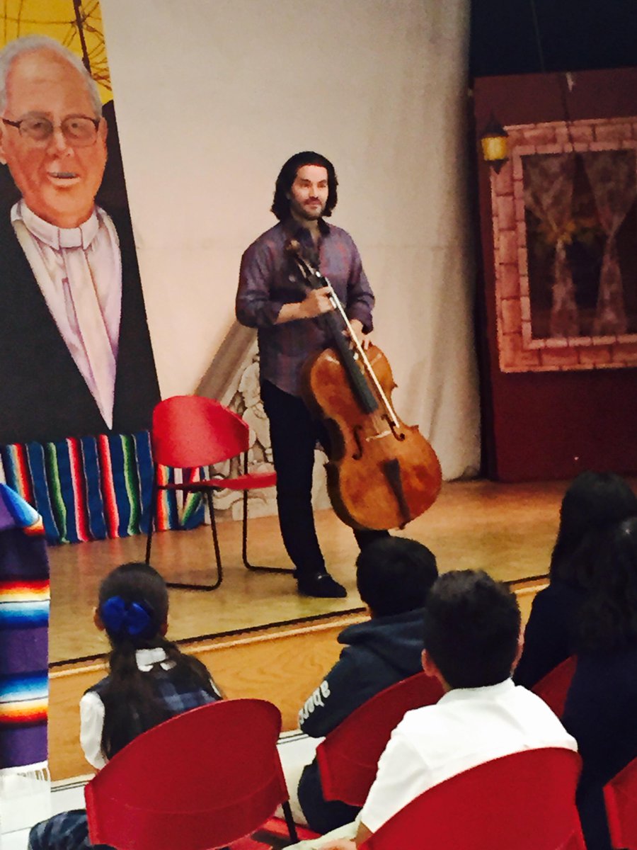More amazing outreach at La Fe in Segundo Barrio. #ZuillinSchool #DTEP