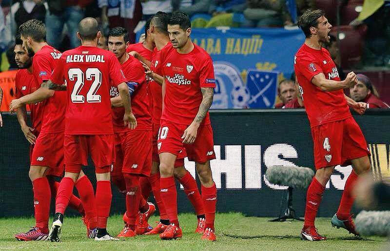 MercaGol's tweet photo. FINAL

SEVILLA 3 - 2 DNIPRO

SEVILLA BICAMPEON

SEVILLA SEVILLA SEVILLA http://t.co/n4TOddGLqd