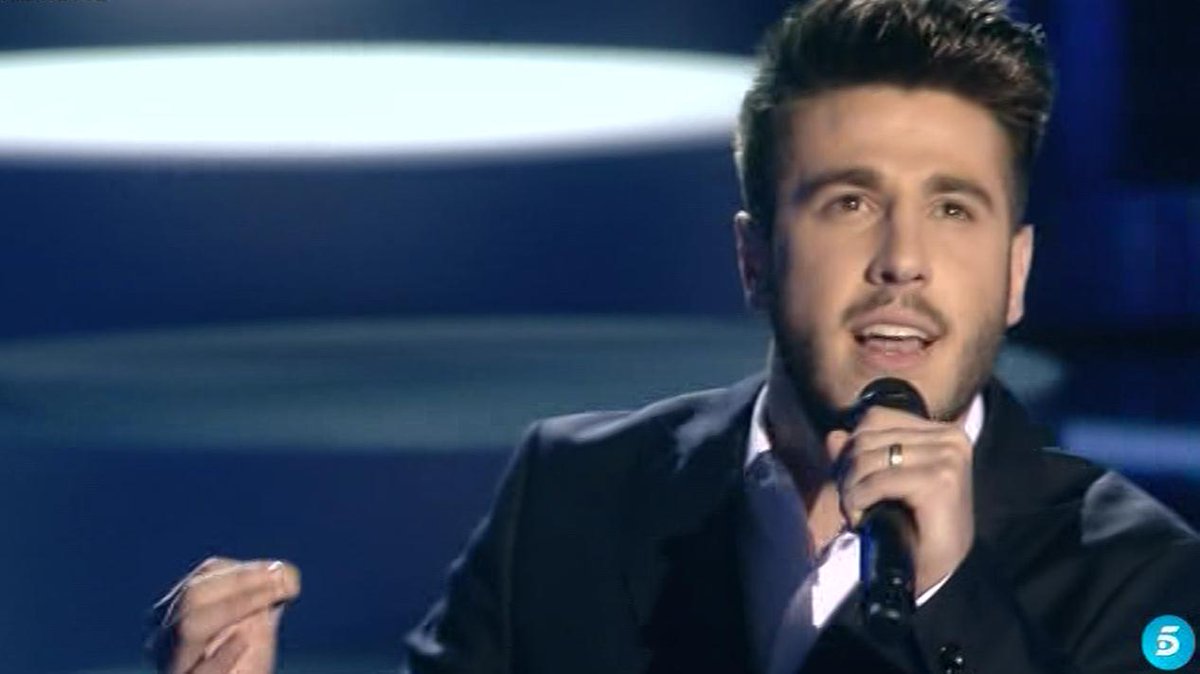 MusicTelecinco's tweet photo. ¡No se puede aguantar! @AntonioJSLaVoz nos eriza la piel con ese susurro flamenco #EstoEsLaVoz http://t.co/ZWWybRIhiL http://t.co/y3GTDBjGmJ