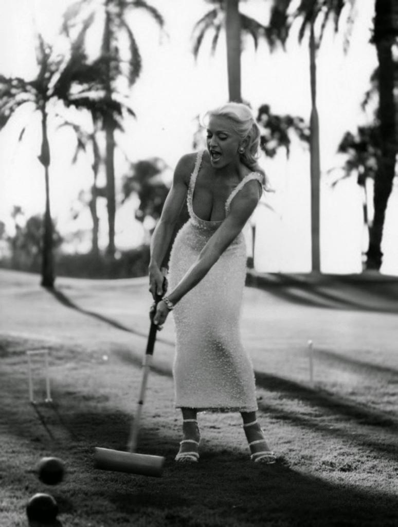 HOLY_WATER_'s tweet photo. Stunning Madonna outtakes by Steven Meisel for Versace 1995 #VersaceQueen #HotAsMadonna 🔥🙌❤👑🔥 http://t.co/0NBhRTgkw3