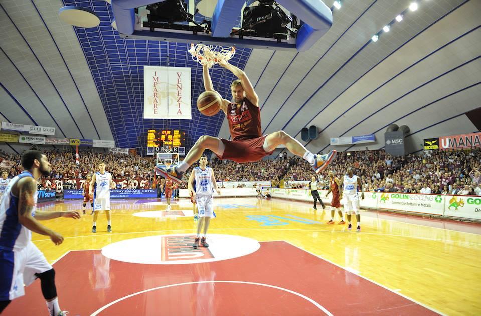 Basket Play-off Serie A: Umana Reyer Venezia e Reggio Emilia in semifinale scudetto