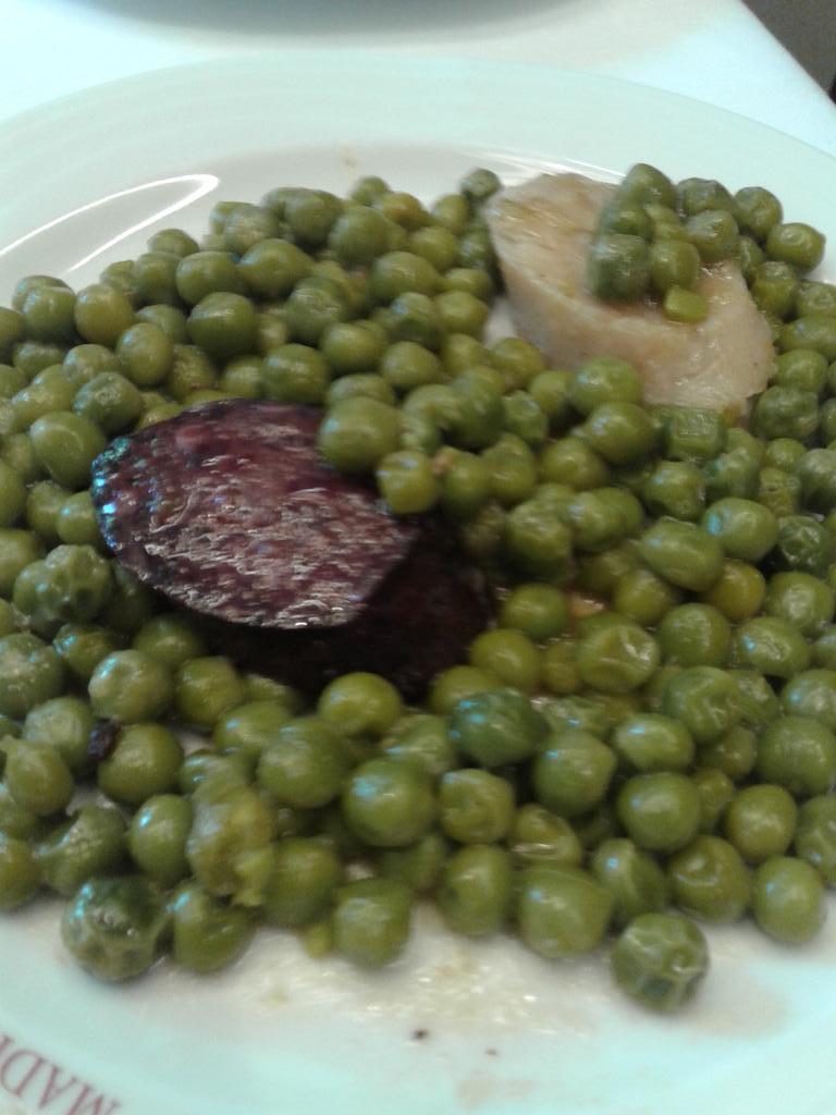 salsadechiles's tweet photo. En el local donde estuvo Príncipe de Viana @labodegadeluis, sucursal de un clásico de Barcelona. Cocina catalana http://t.co/6CHHdbwL9y