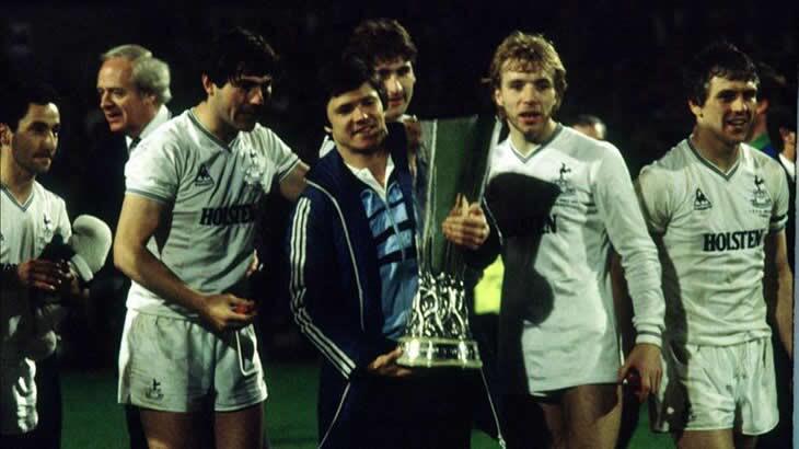 thfcnostalgia's tweet photo. Better than 4th place #THFC #UEFA #ShinyTrophy http://t.co/thTwPuB7IL