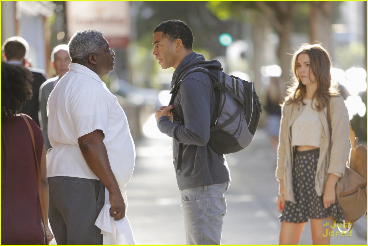 justjaredjr's tweet photo. We've got an #exclusive first look at @TheFostersABCF summer premiere! http://t.co/x7G6iZF6w1 http://t.co/ZZv0Epi08i