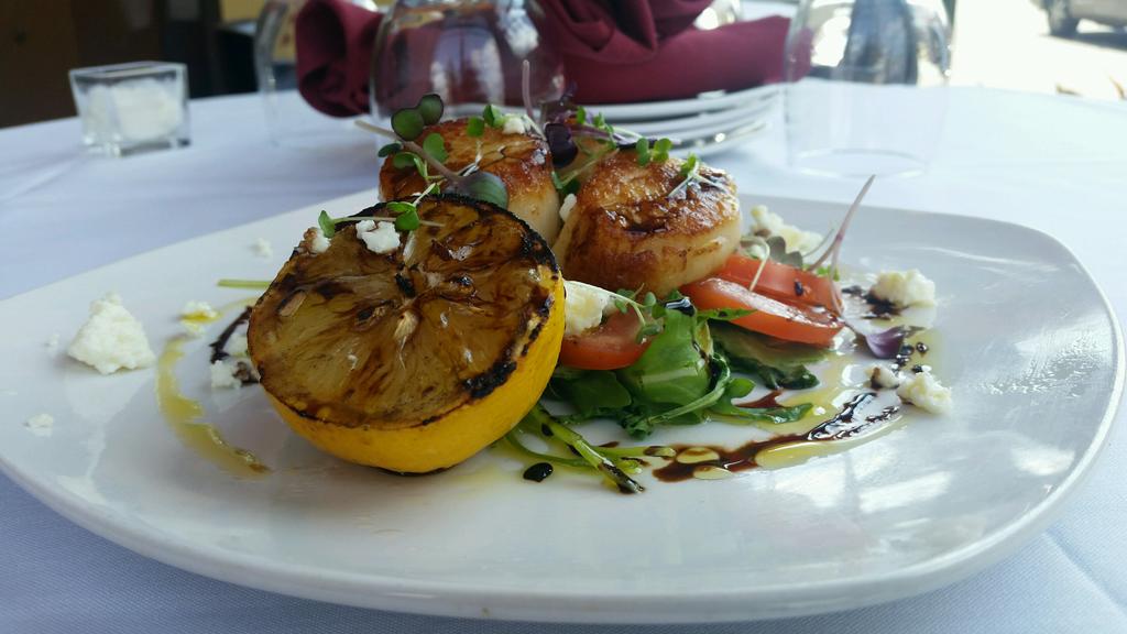 BasculeBridgeG's tweet photo. Scallop and tomato salad with @LuckyPennyFarm feta and grilled lemon! Perfect for summer! http://t.co/UjSr9ya58L