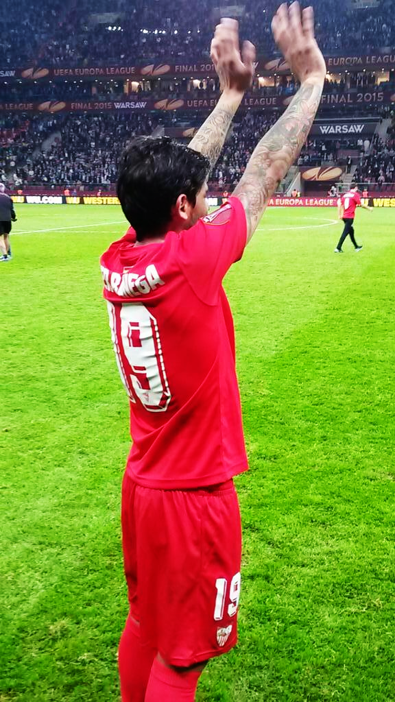 ZonaBoca's tweet photo. #ExBoca | Ever Banega fue elegido el mejor jugador de la final de la Europa League 2014/2015. ¡Felicitaciones Ever! http://t.co/iQiYX3mqOq