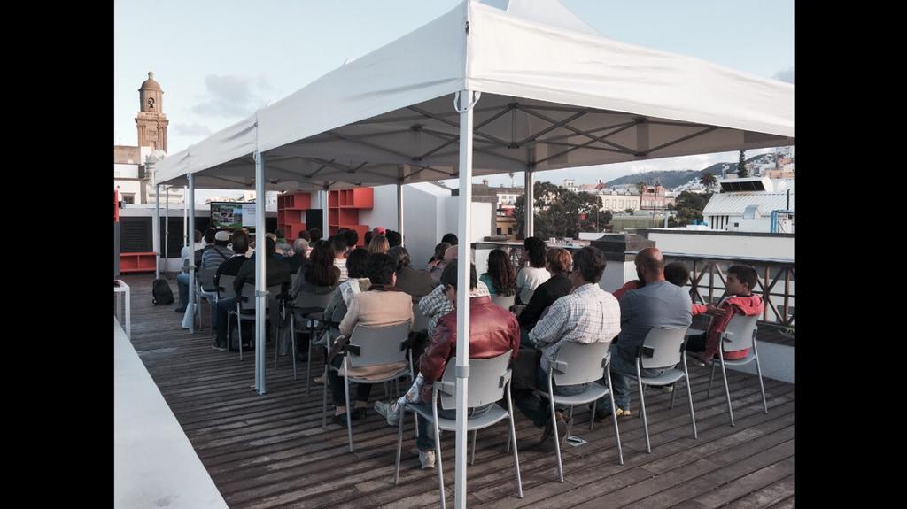 estodotuyo's tweet image. Fantastica charla e inauguración de la #expo sobre Plantas Silvestres de #GranCanaria hoy en @BibliotecaInsul Gracias