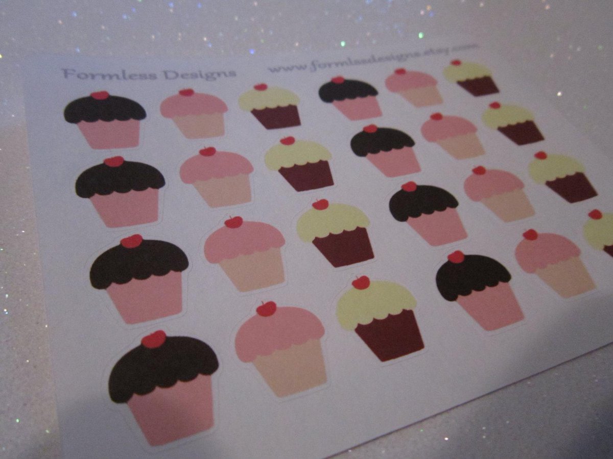 FormlessDesigns's tweet image. Cupcake Stickers Perfect for Decorating your Erin Condren Life Planner/… etsy.com/listing/234267… #Etsy #CakeStickers