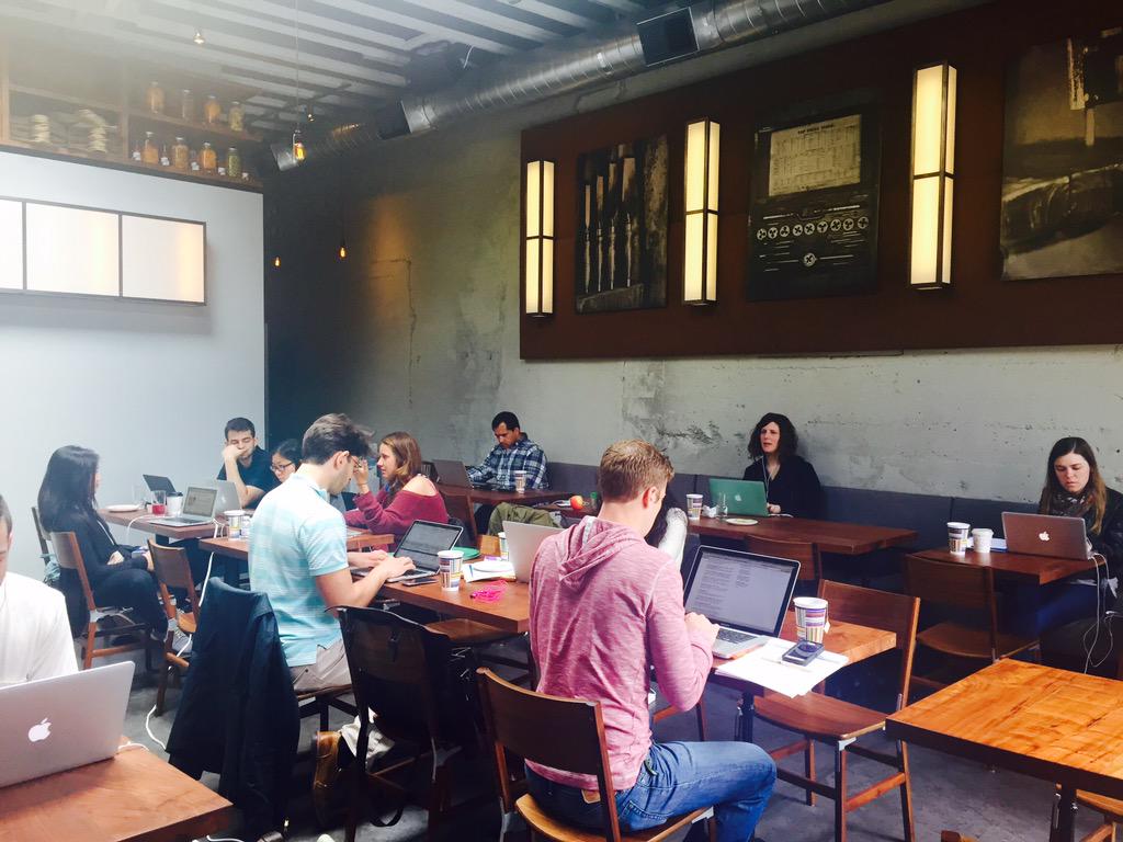 christinaleiigh's tweet photo. Checking out @ShowUpMakeSpace pop-up co-working spot for creatives @TheTradesmanSF 🎨📝📷 #travel #startup #freelance http://t.co/39kTgtbWSI