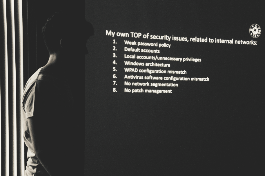 DC7499's tweet photo. Фотоотчёт #DefconMoscow https://t.co/nOus9Vo3zg http://t.co/s0XRQugD3f