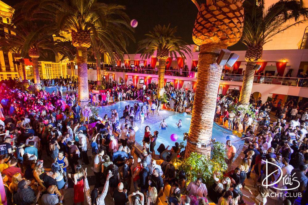 draisvipsvcs's tweet photo. Last night at Yacht Club... #yachtclub #party #poolparty #summer http://t.co/XeiEhWOGzl