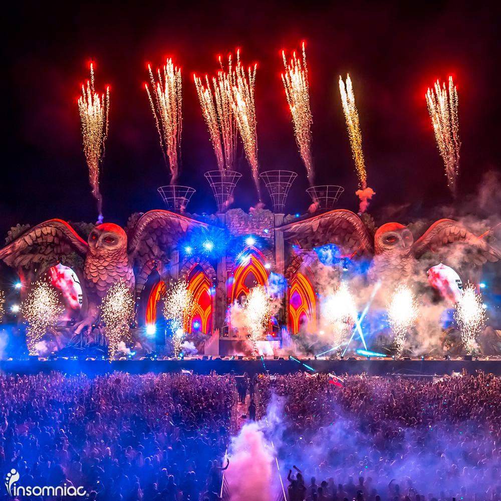 EDC_LasVegas's tweet photo. After an incredible weekend at #EDCNY, the #kineticCATHEDRAL now heads across the pond to @EDC_UK! 🙌 ✨ #EDCUK http://t.co/wXKTAWPZFq
