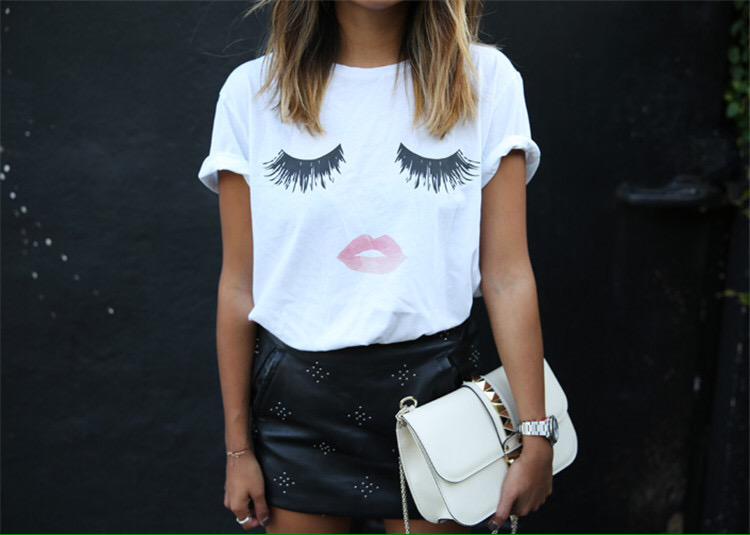 5th_avenuee's tweet photo. Camiseta con pestañas y labios!! La llevan todas las celebrities!! No os quedeis sin ella! 14€
#5thavenue #casual http://t.co/wTf7LgSHrH