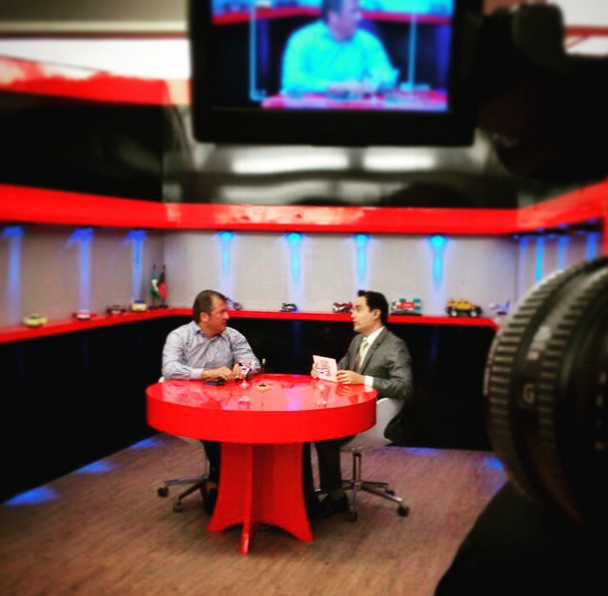 GiovanniMeirele's tweet photo. #AO_VIVO: Deputado Estadual @TrocolliJr15123 @PMDB_PB é entrevistado por #AlexFilho Assista! #TVMaster @Masterizando http://t.co/wMbhMkk7ul