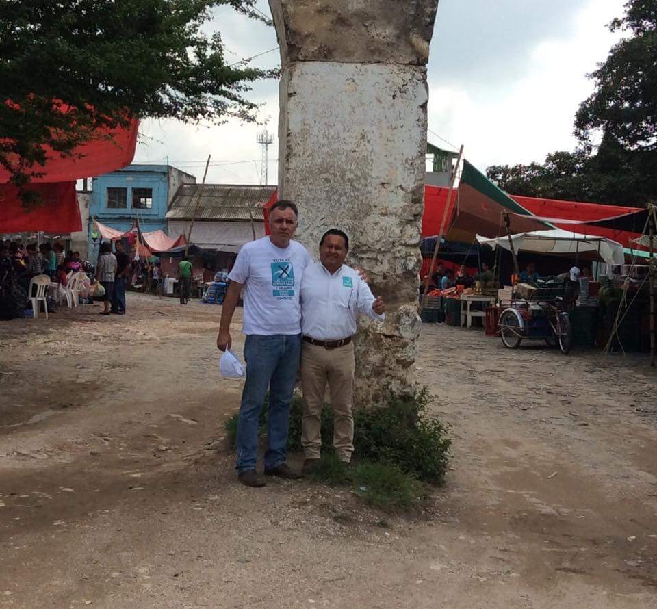 jorgesolergomez's tweet photo. Gracias a mi amigo Ney Dominguez líder de los citricultores en #Tuzamapan por sumarse nuestro proyectoTurquesa. http://t.co/kAYLHV0eSS