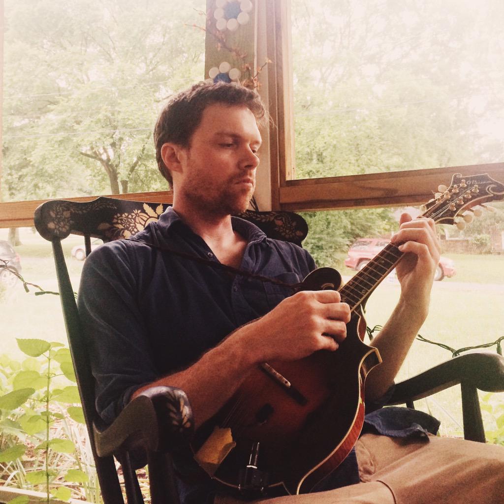 HickorySlims's tweet photo. Porch time http://t.co/d78d98aD3I