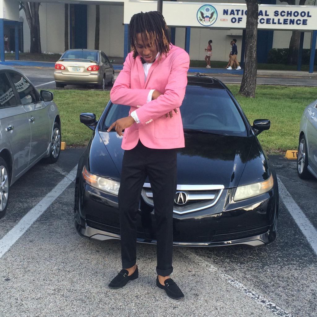 ReddNiya's tweet photo. Kushhhh😍👏🏽“@KushtheOG: quick dab 1 time #tespys http://t.co/dqEQthJ2qL”
