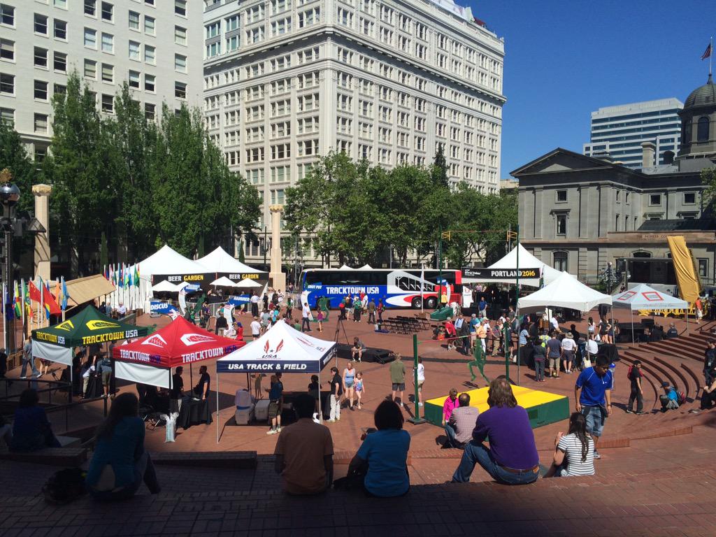 CassidyQuinn's tweet image. Welcome to Tracktown USA! The countdown to #Portland2016 World Indoor Champs starts now! Watch @KGWNews 4:45. #kgwnow