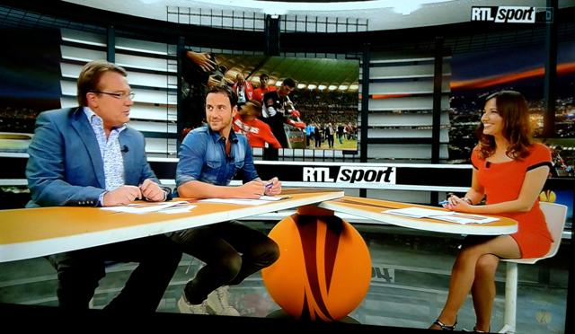 AnneRuwet's tweet photo. Très belle soirée et super finale d'@EuropaLeague! Merci @jmgheraille, Oli et toute l'équipe d'@RTLsportbe👏 😉 #dnisev http://t.co/ByIsFqCQo6