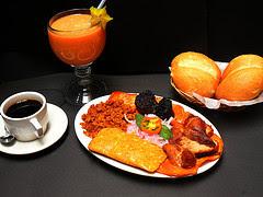 NatalyFlor98's tweet photo. #EUPDECUMPLE @GachiRivero te regalaría un desayuno huachano #EUPROJO Vamos huacho 🎉 http://t.co/py1SSCJExq