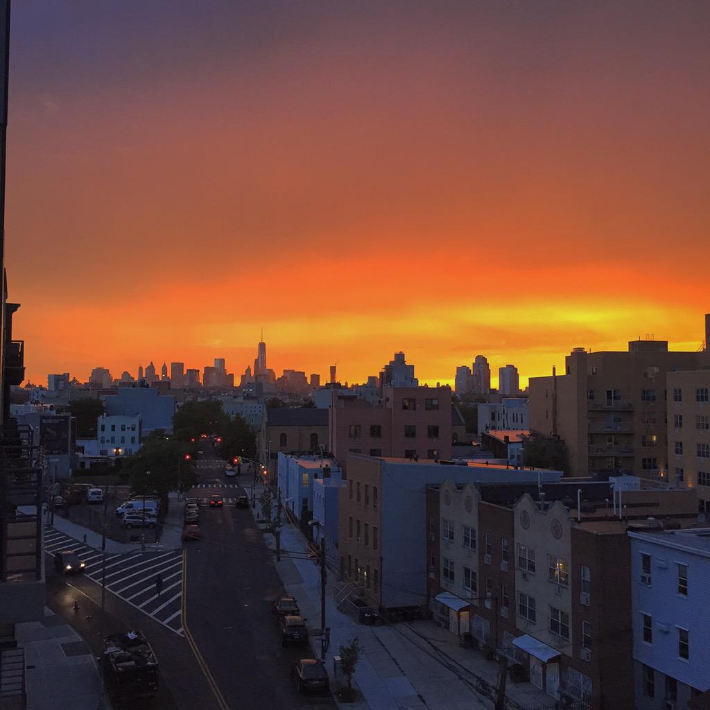 MattSimons's tweet image. Sunset was on FIRE tonight. 🔥🔥🔥