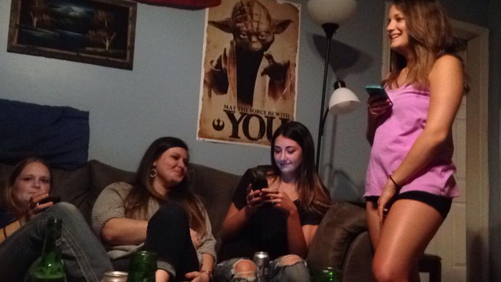 mechacosby's tweet photo. #NoAshley @_kathryncasey @Loganthompson22 @GetWeild5 http://t.co/GCghxWzSjz