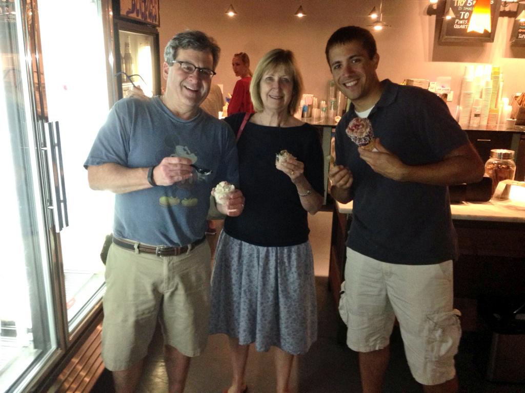 erick_ferris's tweet image. I just had my FIRST @owowcowcreamery w/ @lungdoctor @leaaronson in @mylambertville #RaspberryChocolate #EspressoBean