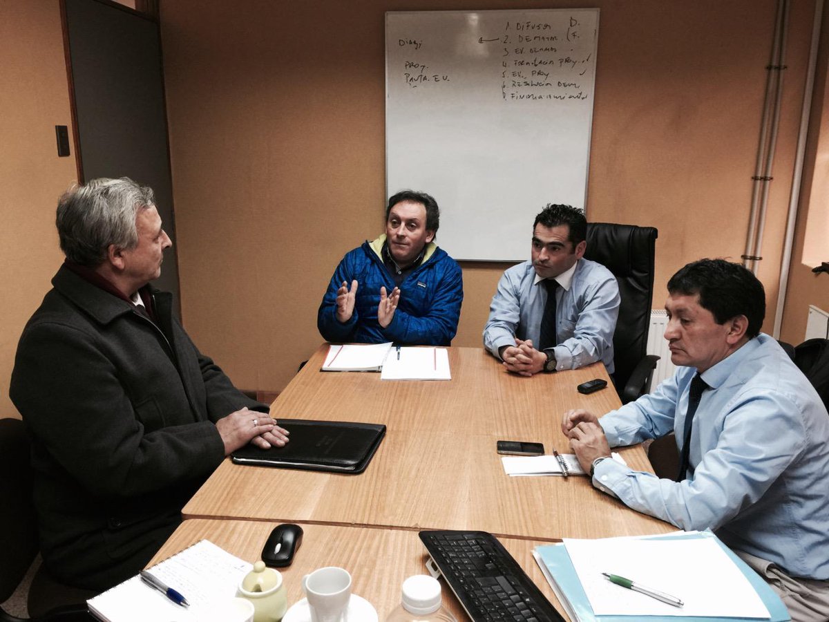 Con Diputado @ifuentes_aysen, viendo varios temas de pesca de la isla junto a parte del Concejo