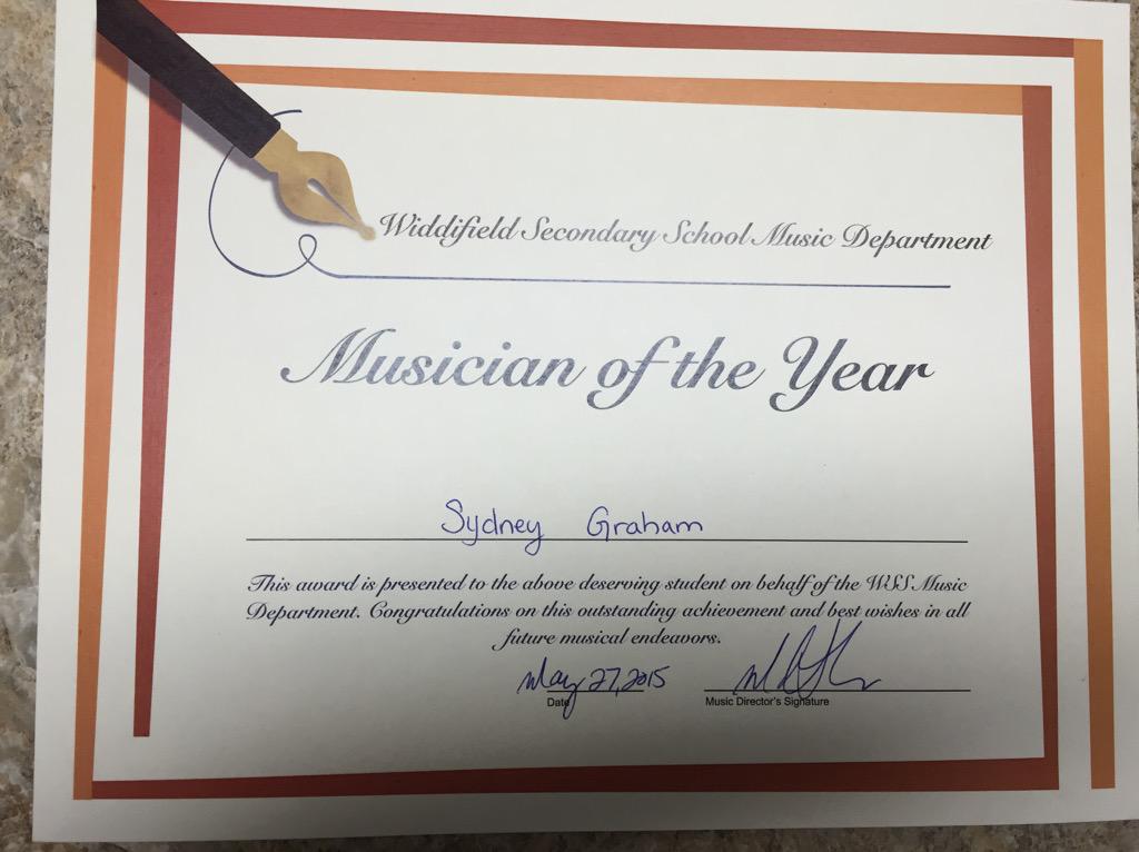 syd7raham40g's tweet photo. So proud to be this year's Musician of the Year #imnotcryingyourecrying #jkimcrying http://t.co/gGe9PwssHv