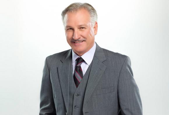 Él es Eugenio Montessoro, y forma parte del elenco de #Broadwayala6ta. ESTRENO 2 DE JUNIO <a href="/teatro_milan/">Teatro Milán</a>