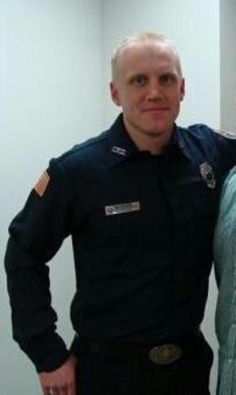 ShaeRozziFOX23's tweet photo. Community helping #Claremore Fire Lt injured trying to save Capt killed in #flooding @FOX23Morgan LIVE @FOX23 9:14 http://t.co/XbKFv50j4x