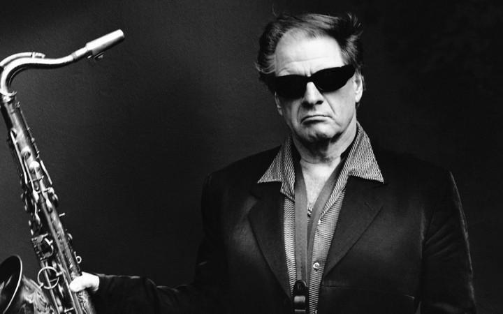 Happy Birthday legende Hans Dulfer! Vanavond groot feest in de ! En miss gefeliciteerd :) 