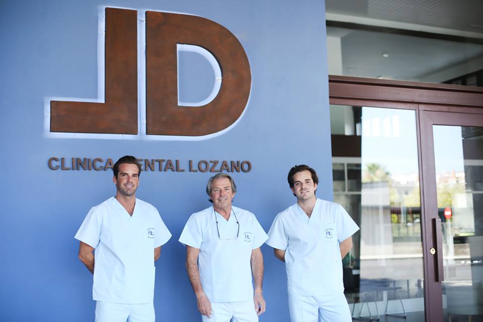 RedAdecoa's tweet photo. La clínica dental Lozano de Córdoba galardonada con el sello de calidad odontológica ADECOA
http://t.co/ZCgECeCEah http://t.co/20Rahf0eVi