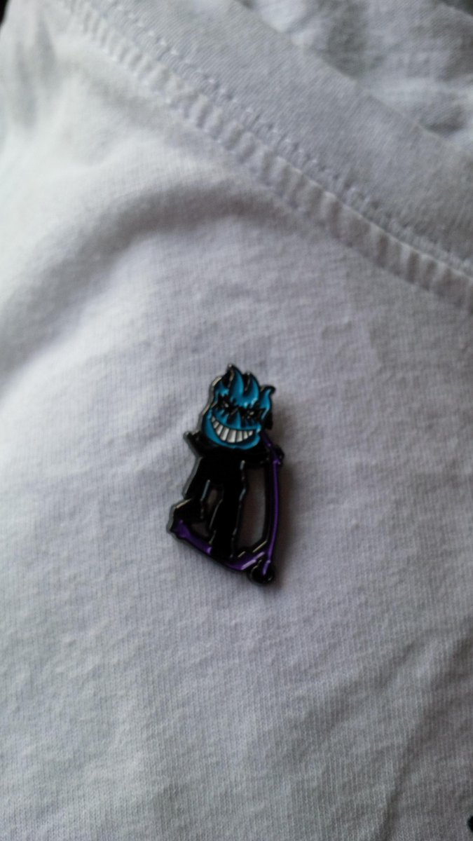 Fundraising_s's tweet photo. Get yours now. Available light gifts newport. @WightTrashWorld and fries jewellers in Freshwater. £2 each http://t.co/K8xohfOjCK
