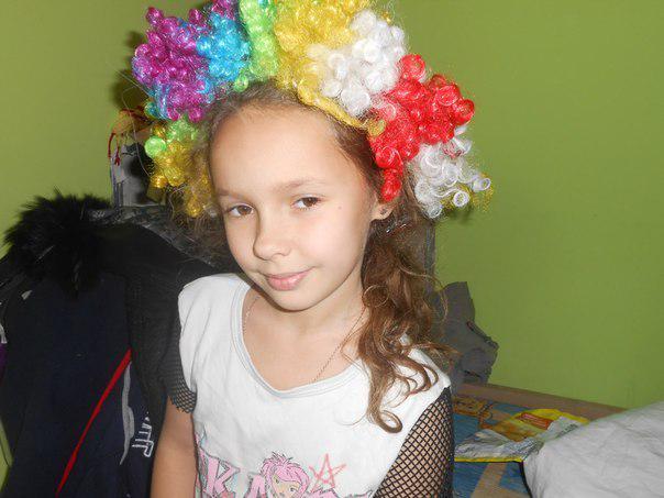 GrahamWP_UK's tweet photo. Katya, the 11-year-old girl killed when Ukrainian shelling struck her home in Gorlovka, May 26th, to be buried today. http://t.co/I2J5jwvEHt