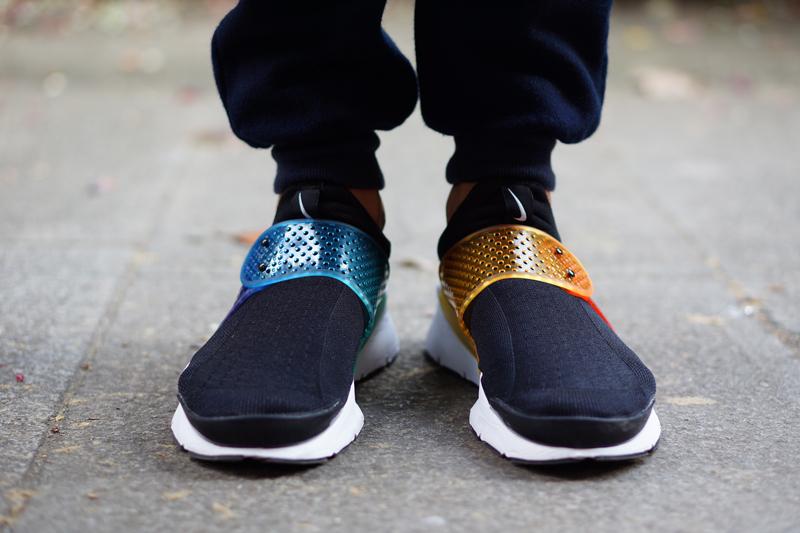 sneaker_wars's tweet photo. 【リーク】 ナイキラボ ソックダート ビー トゥルー
⇒http://t.co/5j1MZHfpxE
#sneakerwars #スニーカー #NIKELAB http://t.co/QC378o7wfo
