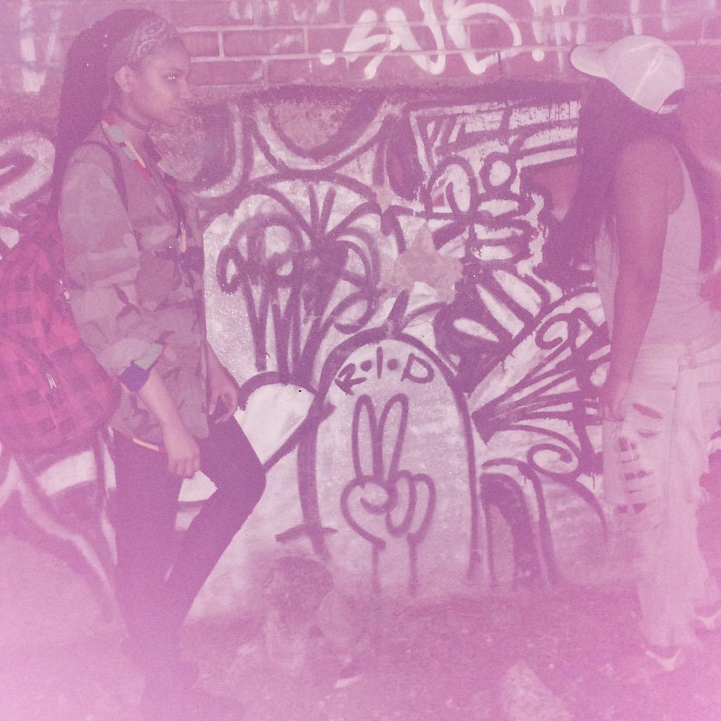 AfrooDeity's tweet photo. Who trusts pretty girls anyways? http://t.co/LUC9WH9GA6