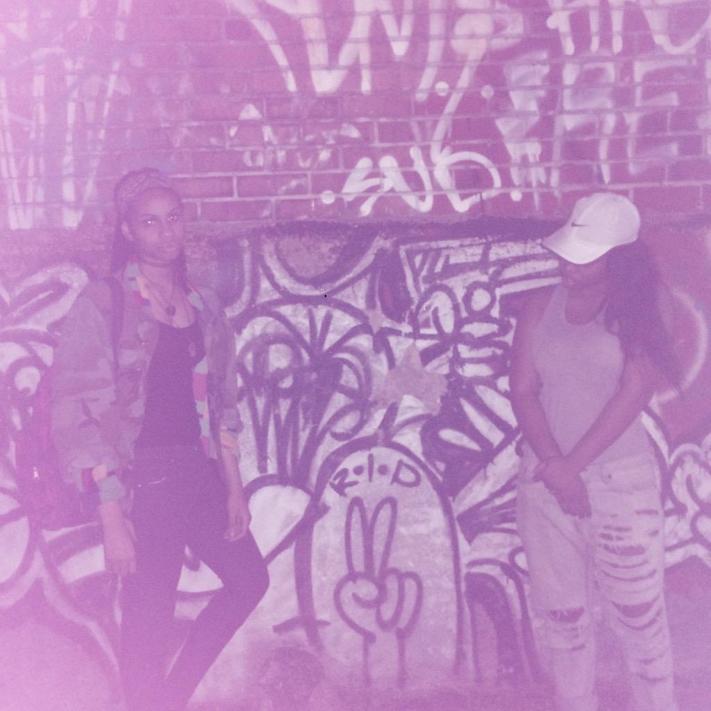 AfrooDeity's tweet photo. Who trusts pretty girls anyways? http://t.co/LUC9WH9GA6