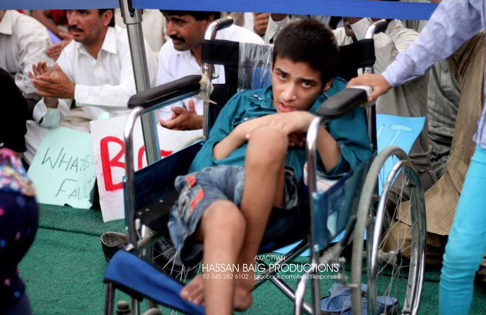 Dannrasheed's tweet photo. His father will not get salary this month. Is this fair.
Un freeze our accounts. #Axact #StandUpForAxact http://t.co/sB0g1gFzdu