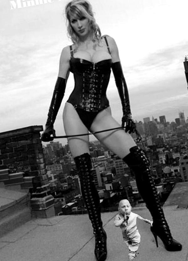 TallAndShort3's tweet photo. @GoddessSevera And Mini-me http://t.co/zR4h8nFxkx