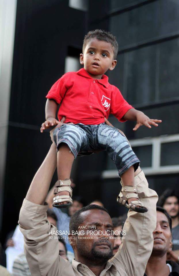 Dannrasheed's tweet photo. His father will not be able to pay house rent this month. Unfreeze our accnts #Axact
#axactwillrise #StandUpForAxact http://t.co/tzJdzKYG43