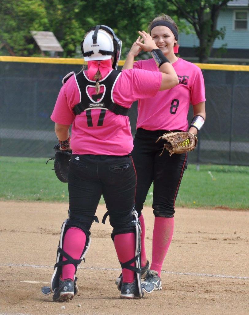 bellezz17's tweet photo. I'll never forget playing with my best friend and creature 😭😭😭 @kaaydoud it will forever still be #creaturetime http://t.co/oVG94FX9ty