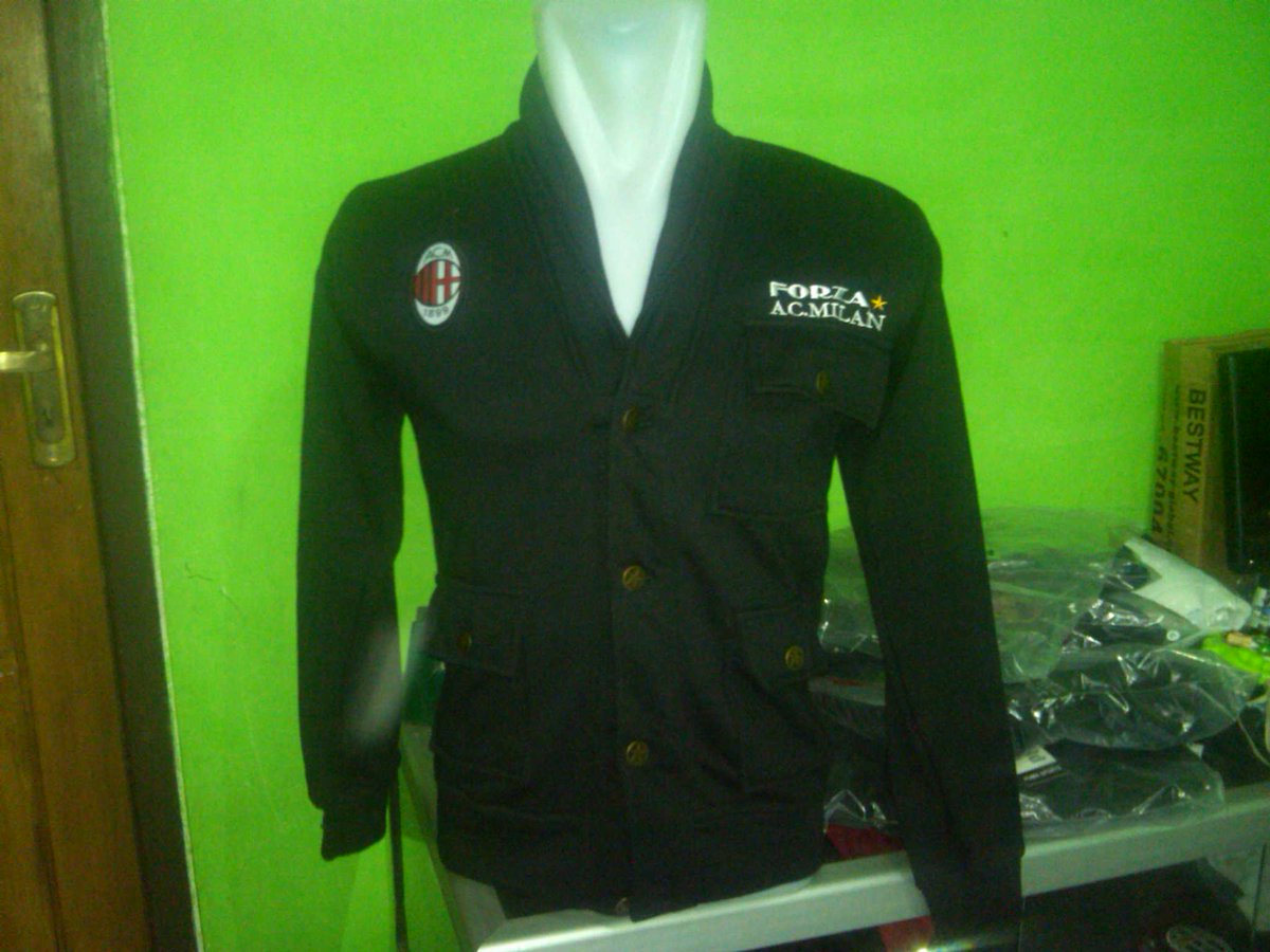 RedBlackSoccer's tweet photo. Hasil jadi cardigan super edisi Pre Order bulan April, Sudah siap dikirim bagi yang sudah lunas ya guys :) http://t.co/y9Cdov4sDK