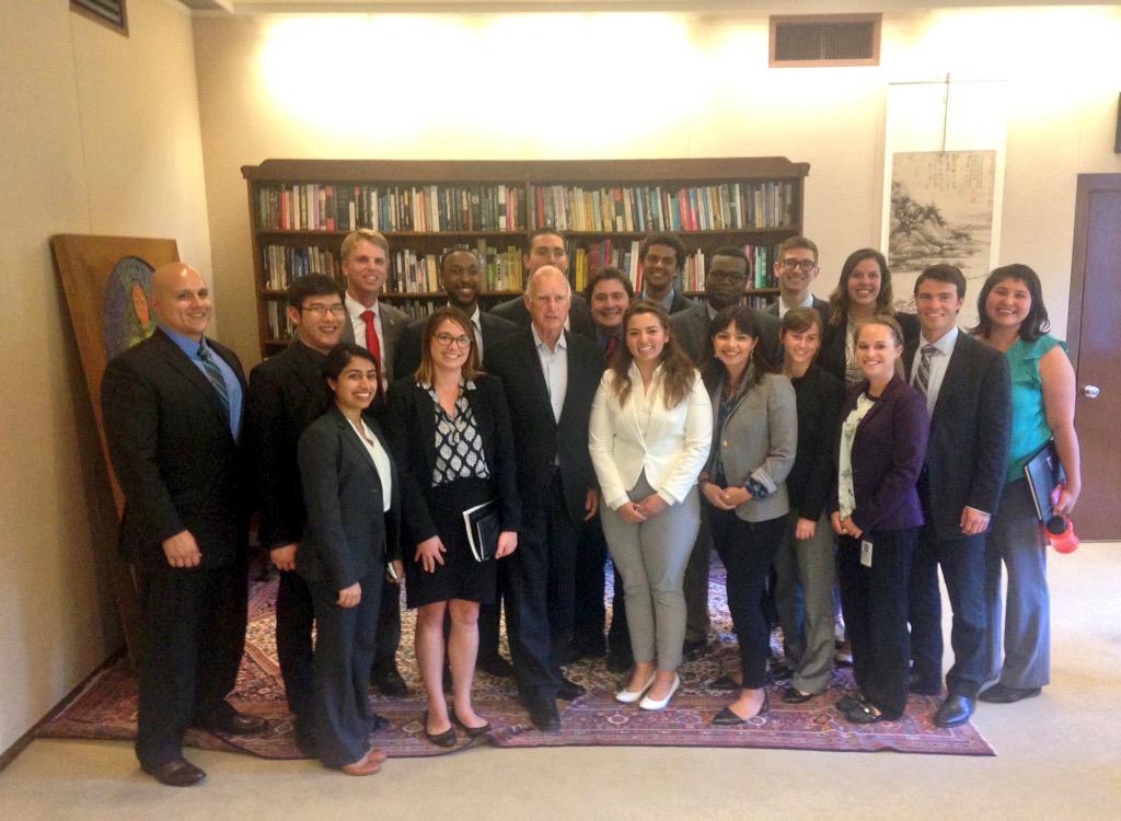 GovPressOffice's tweet photo. Lively conversation today with this year's Executive Fellows. #BrightFuture http://t.co/yNru6bfmkp
