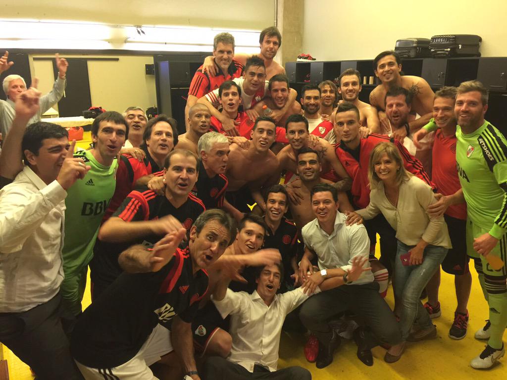 patosanz_20's tweet photo. Orgulloso d ser parte d este plantel d personas!!! Felicidad total gracias a todos x el aguante!! Vamos el millo!! http://t.co/IdnMDCBqH8