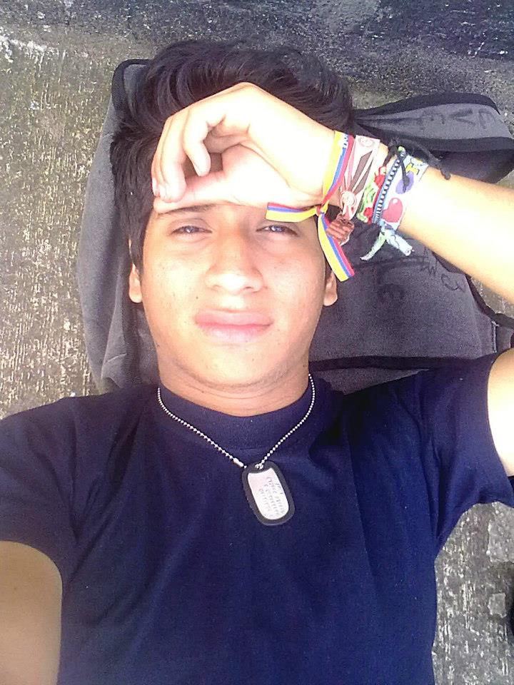 AlissonGuisel's tweet image. Te Amo! y es así:
un te amo enamorado,
un te amo extasiado,
un te amo demasiado,
un te amo generoso,
un te amo porque