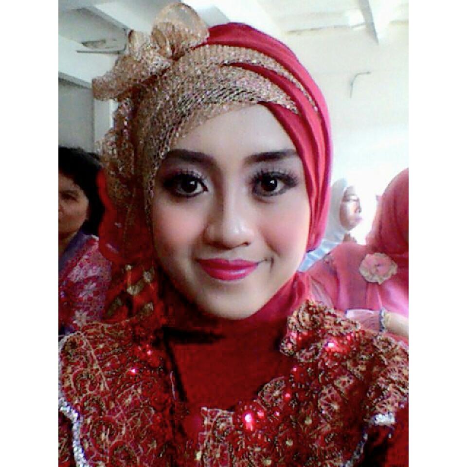 Ranurii's tweet photo. Me #2 #wisuda http://t.co/dbt5AWsWWd