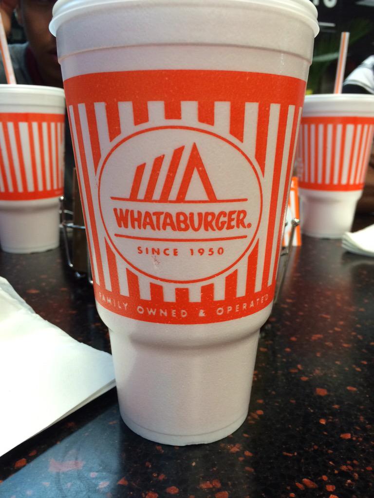 fabio_fdz's tweet photo. This is a "medium" cup in Texas 😉 @Whataburger #perksoftexas http://t.co/0rMRZDofuu