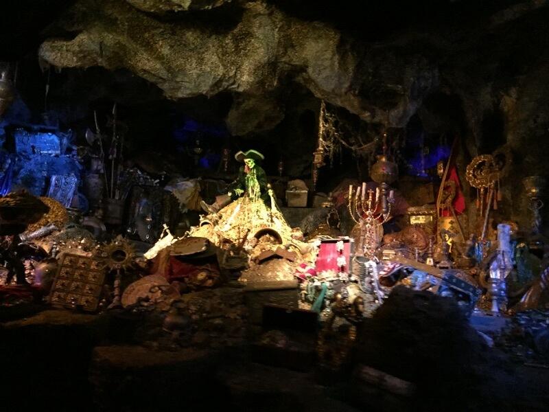 BeyondQueue's tweet photo. Yo ho, yo ho! #PiratesLife4Me #Disneyland60 http://t.co/nuL2mAkkJ8